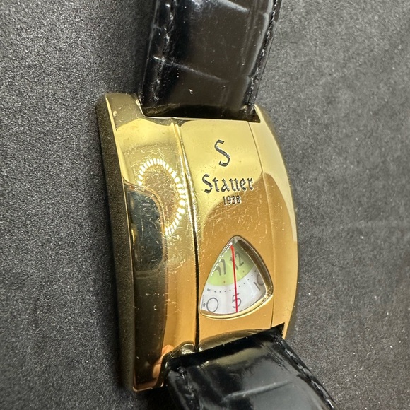 STAUER Elvis jump hour watch. - Picture 2 of 5